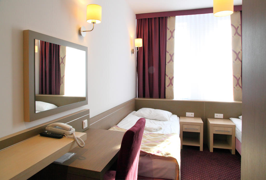 Arche Hotel Siedlce Cameră foto